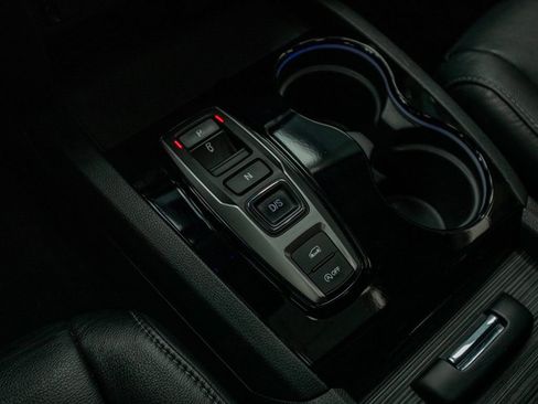 Used 2019 Honda Pilot Touring image 22