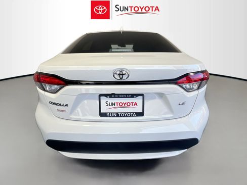 Used 2022 Toyota Corolla LE image 5