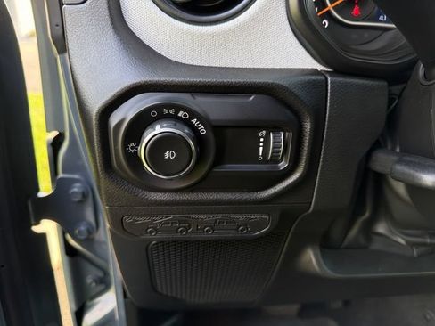 Used 2025 Jeep Wrangler Unlimited Sport AWD/4WD image 17