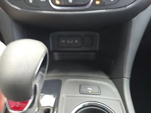 Certified 2023 Chevrolet Equinox RS FWD image 21