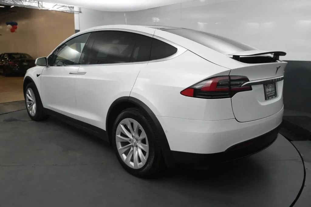 Used 2020 Tesla Model X Long Range AWD/4WD image 3