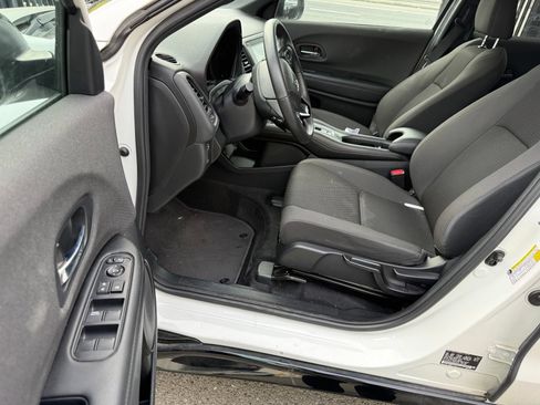 Used 2021 Honda HR-V Sport image 8