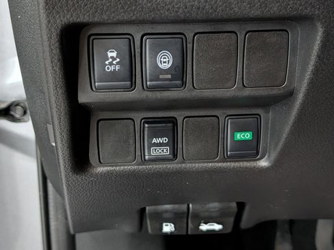 Used 2019 Nissan Rogue Sport SV image 25