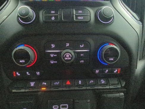 Used 2022 Chevrolet Silverado 2500 LTZ w/ LTZ Convenience Package AWD/4WD image 19