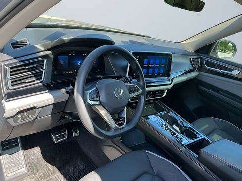 Used 2024 Volkswagen Atlas Peak Edition SEL AWD/4WD image 11