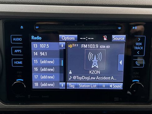 Used 2018 Toyota Tacoma TRD Off-Road image 11