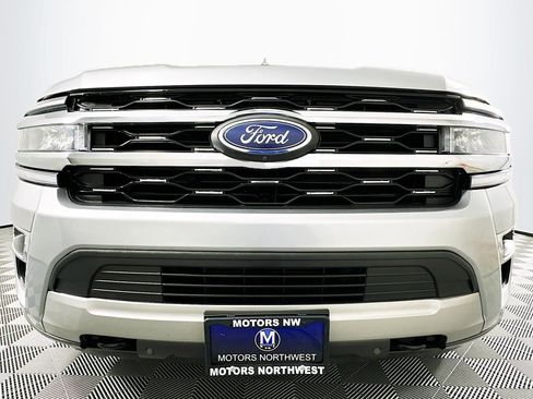 Used 2023 Ford Expedition Max Limited image 3