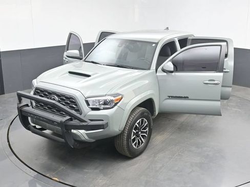 Used 2022 Toyota Tacoma TRD Sport w/ Technology Package AWD/4WD image 50