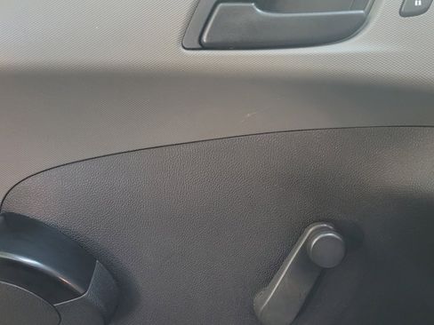 Used 2020 Chevrolet Sonic LT image 27