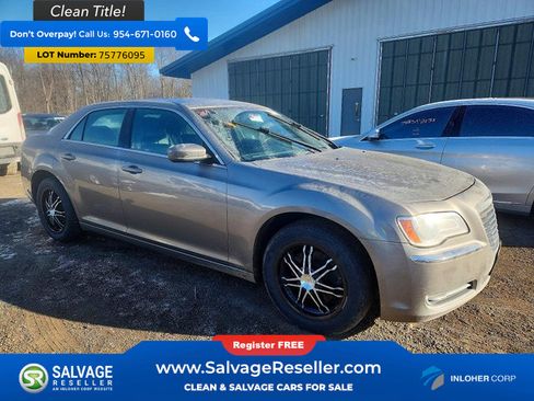 Used 2014 Chrysler 300 AWD image 5