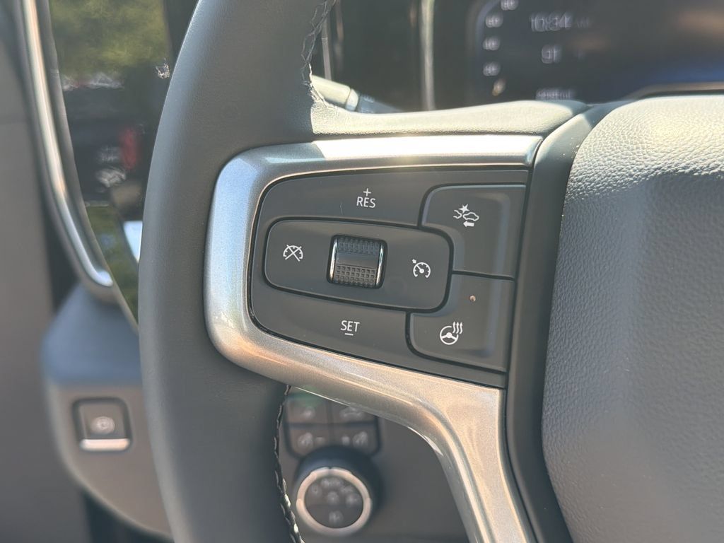 Used 2024 Chevrolet Silverado 2500 LTZ w/ LTZ Convenience Package AWD/4WD image 26