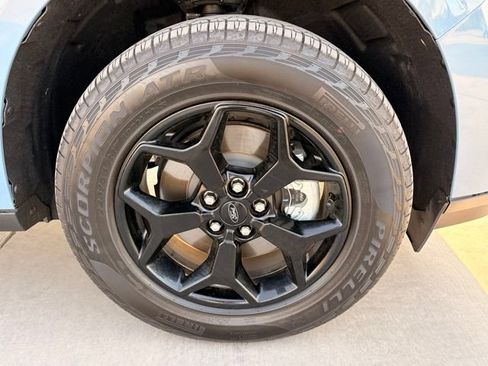 Used 2024 Ford Maverick Lariat w/ FX4 Off-Road Package AWD/4WD image 4