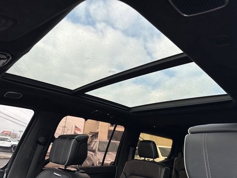 Used 2022 Jeep Grand Wagoneer Series II image 45