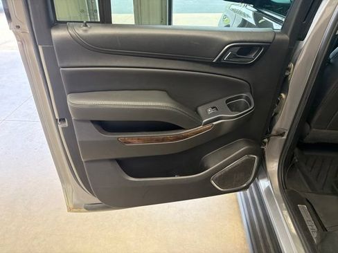 Used 2018 Chevrolet Suburban LT AWD/4WD image 33