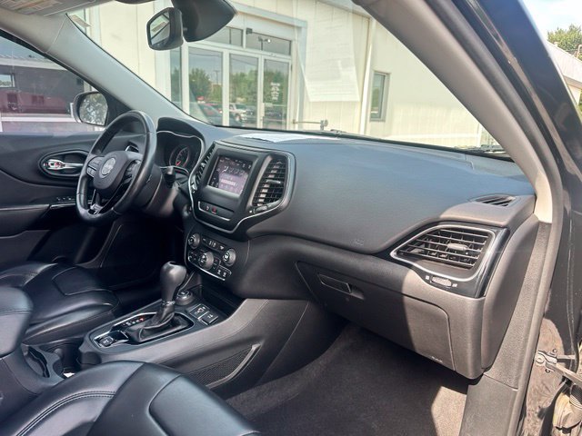 Used 2020 Jeep Cherokee Latitude Plus AWD/4WD image 13