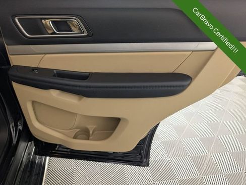 Used 2017 Ford Explorer XLT w/ Equipment Group 202A AWD/4WD image 34