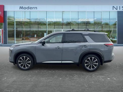 New 2026 Nissan Pathfinder Platinum image 8
