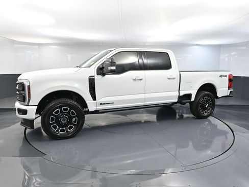 Used 2025 Ford F250 Platinum AWD/4WD image 11