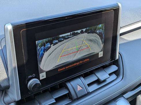 Used 2025 Toyota RAV4 XLE AWD/4WD image 6