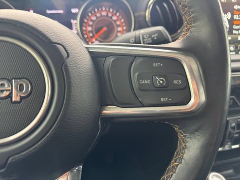 Used 2023 Jeep Gladiator Overland AWD/4WD image 21