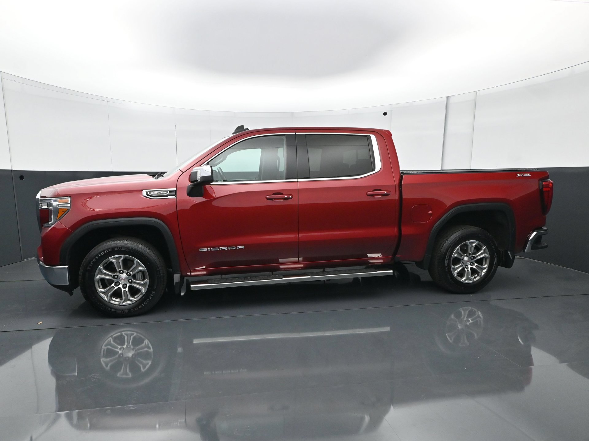 Used 2020 GMC Sierra 1500 SLE w/ SLE Value Package AWD/4WD image 3