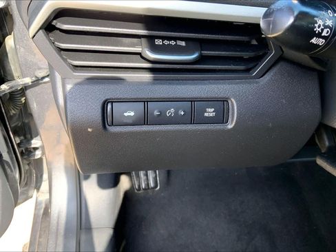Used 2024 Nissan Altima 2.5 S FWD image 33