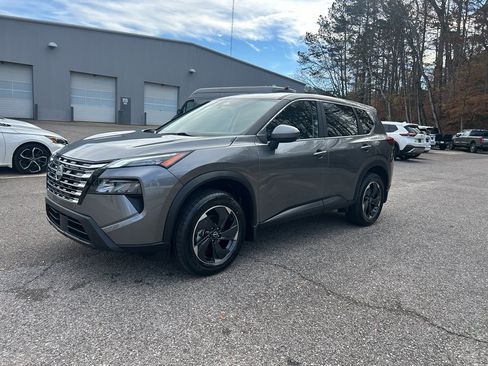 Certified 2024 Nissan Rogue SV image 7