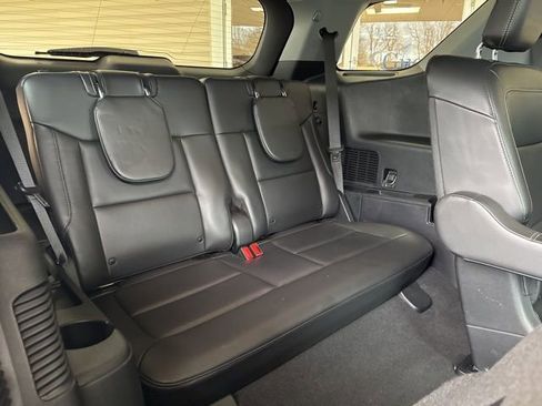 Used 2022 Ford Explorer XLT w/ Equipment Group 202A image 30