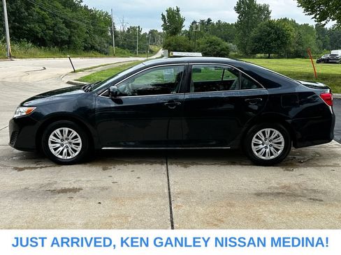 Used 2014 Toyota Camry LE FWD image 6