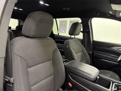 Certified 2025 Chevrolet Traverse LT image 20