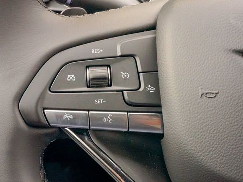 Certified 2025 Cadillac XT6 Luxury FWD image 35