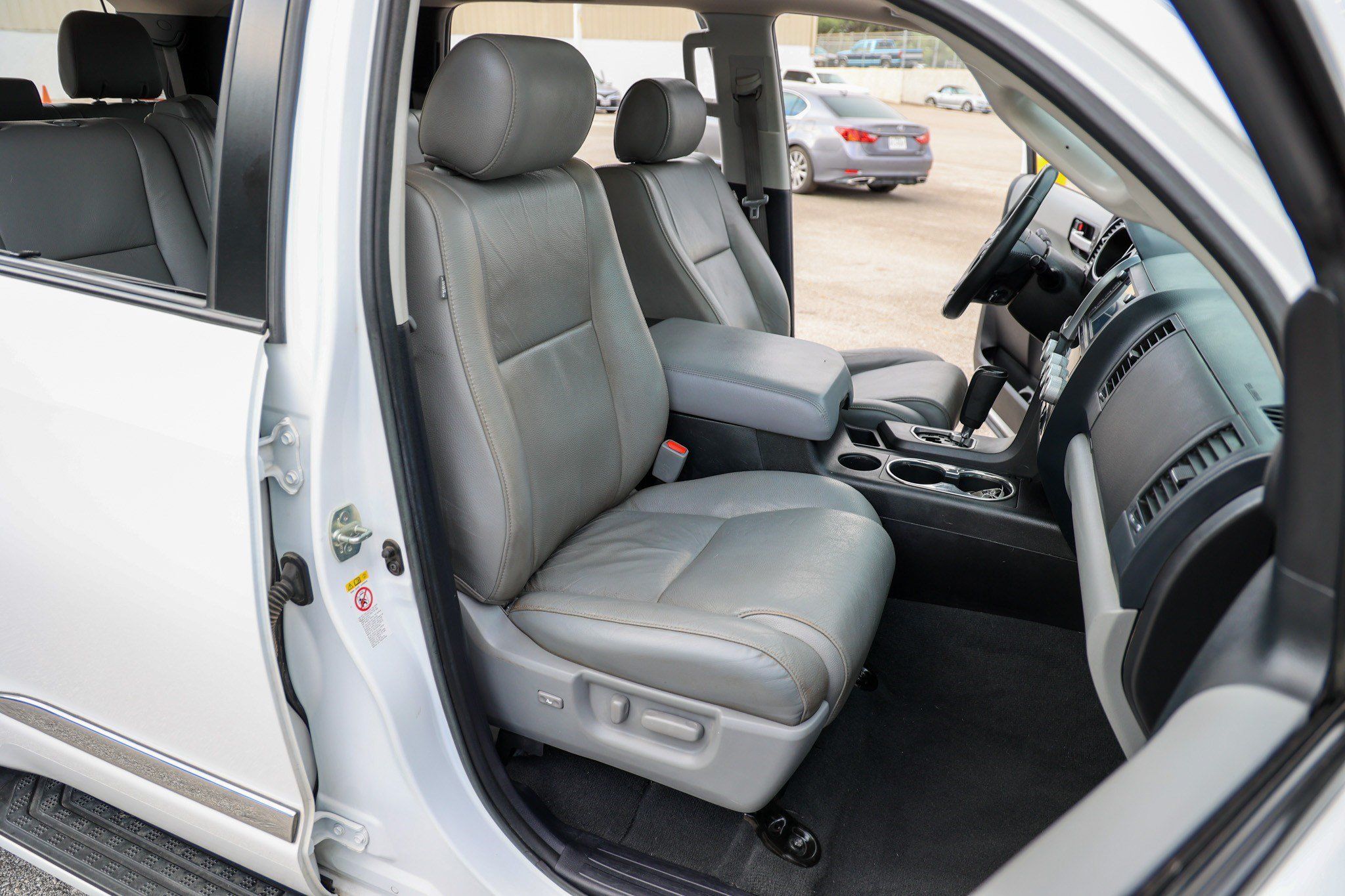 Used 2020 Toyota Sequoia Limited w/ Safety & Convenience Package AWD/4WD image 48