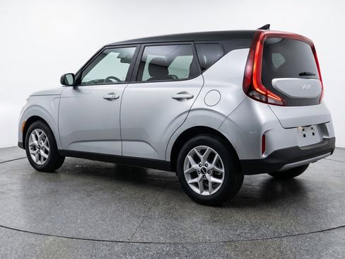 Used 2025 Kia Soul LX w/ LX Technology Package FWD image 5