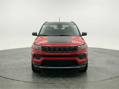 Used 2025 Jeep Compass Trailhawk image 2