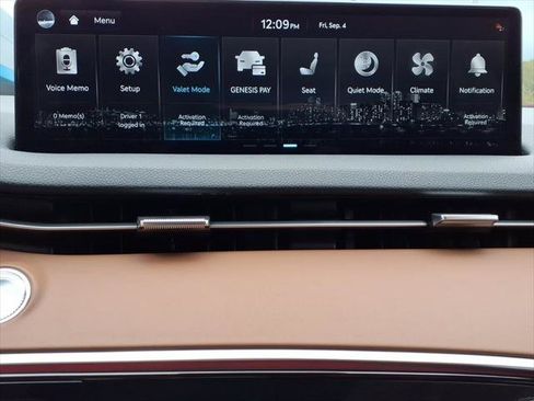 Used 2025 Genesis GV70 2.5T w/ Advanced Package AWD/4WD image 23