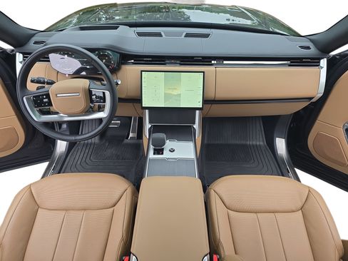 Certified 2026 Land Rover Range Rover Long Wheelbase SE AWD/4WD image 9