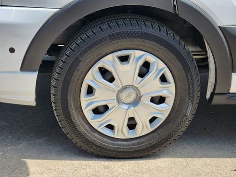 Used 2025 Ford Transit 350 XLT image 17