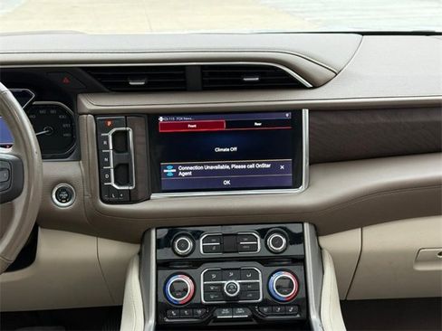 Used 2021 GMC Yukon Denali w/ Denali Premium Package image 15