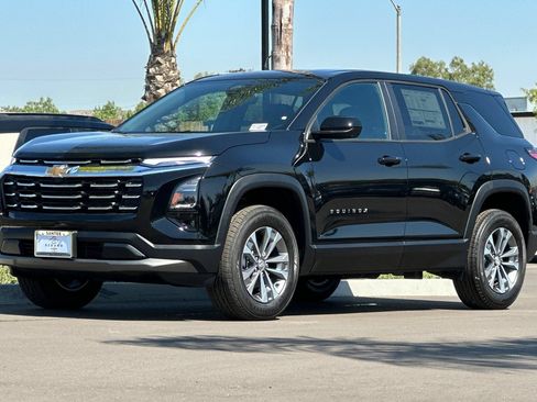 New 2026 Chevrolet Equinox LT w/ Safety and Technology Package FWD image 8