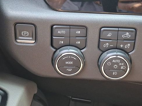 Certified 2022 Chevrolet Silverado 1500 ZR2 AWD/4WD image 24