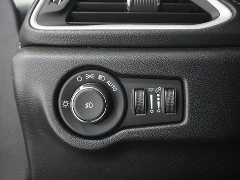 New 2026 Chrysler Pacifica Select image 21