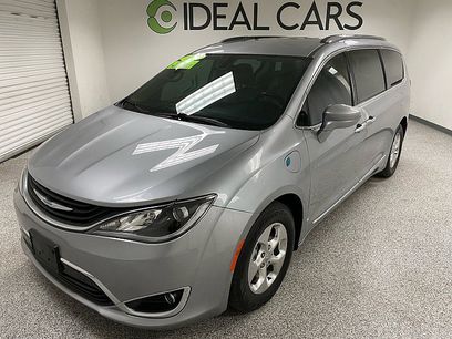 Used 2019 Chrysler Pacifica Touring-L w/ Premium Audio Group