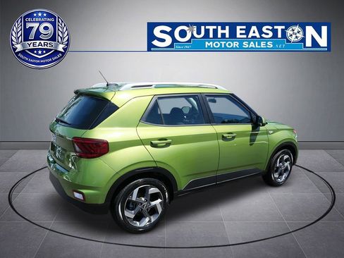 Used 2024 Hyundai Venue SEL FWD image 7