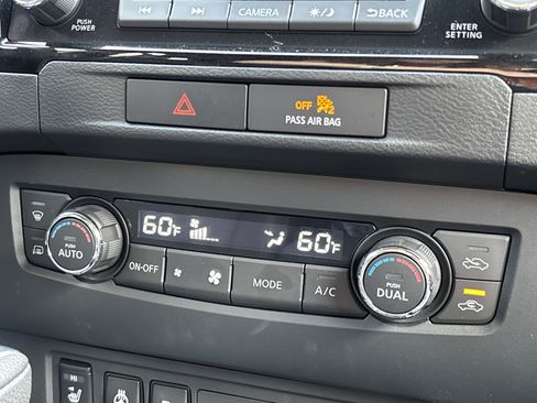 Used 2022 Nissan Frontier SV AWD/4WD image 9