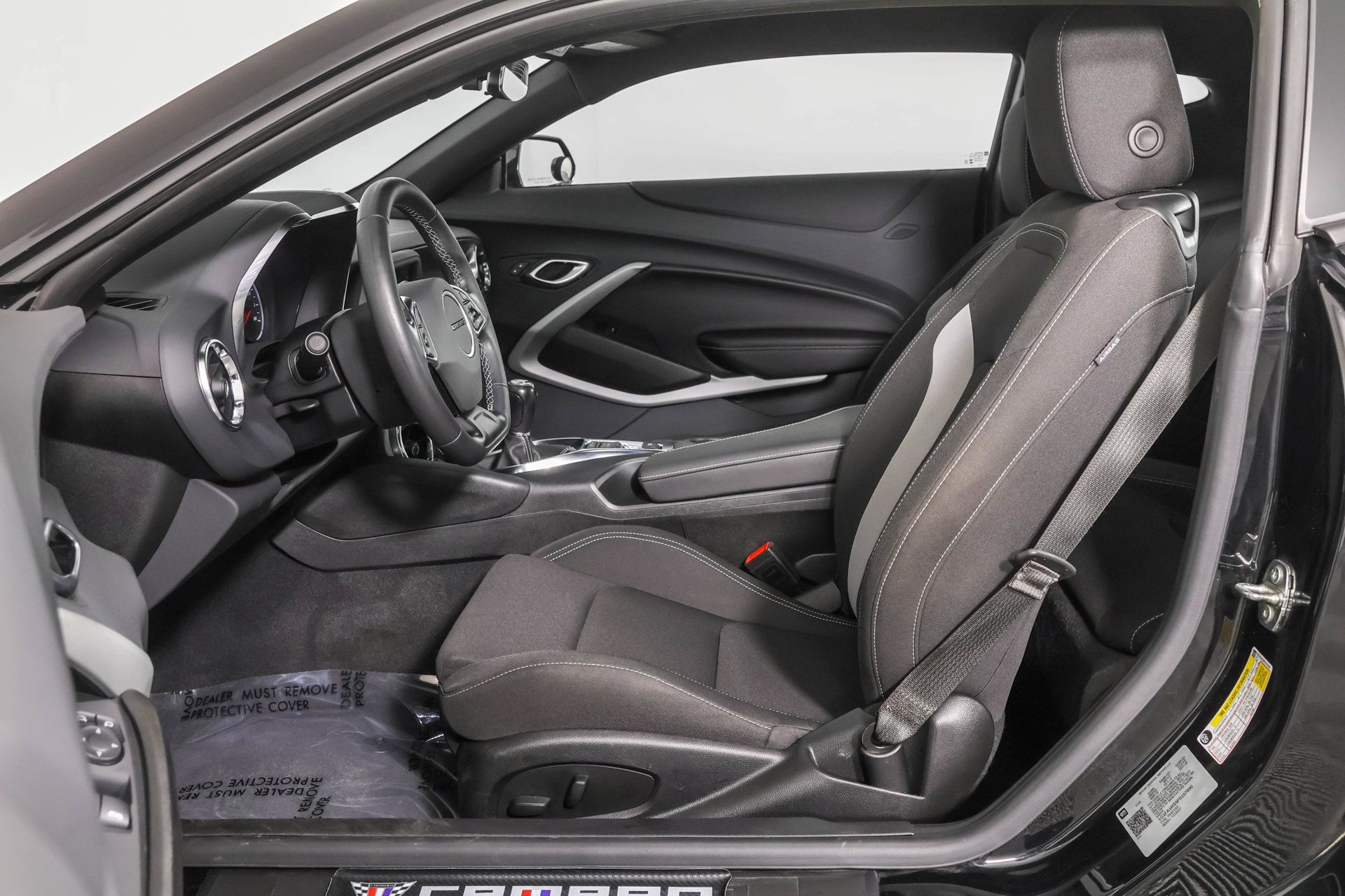 Used 2023 Chevrolet Camaro LT RWD image 6