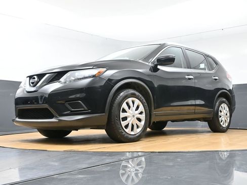 Used 2015 Nissan Rogue S image 46