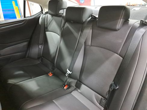 Used 2022 Lexus ES 350 w/ Premium Package image 14