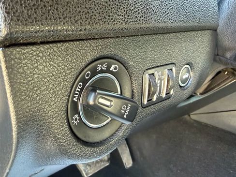 Used 2021 Chrysler 300 S image 25