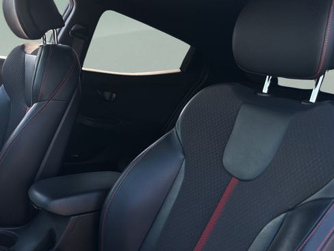 Used 2019 Hyundai Veloster Turbo FWD image 10
