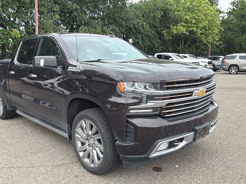 Used 2019 Chevrolet Silverado 1500 High Country w/ High Country Premium Package AWD/4WD image 3